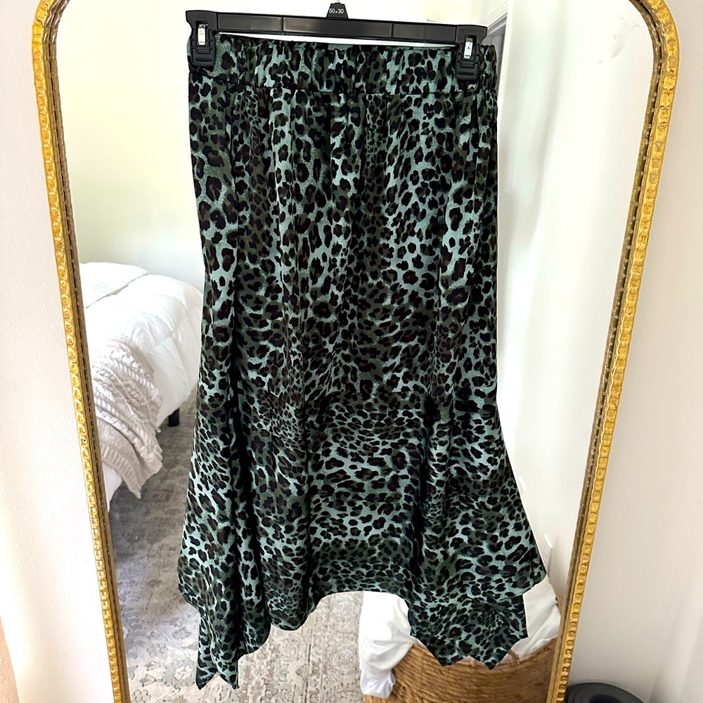 Sen Green Asymmetrical Hem Skirt